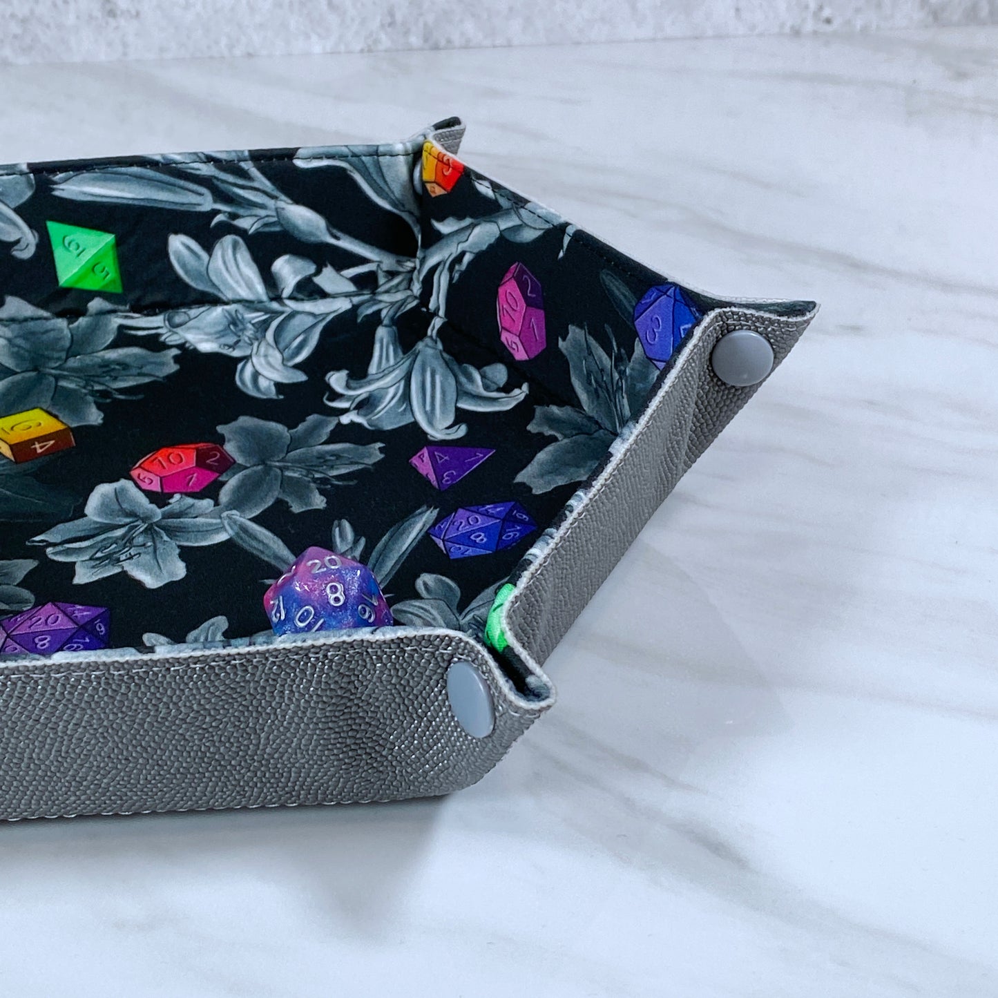 Floral Dice Hex Snap Dice Tray