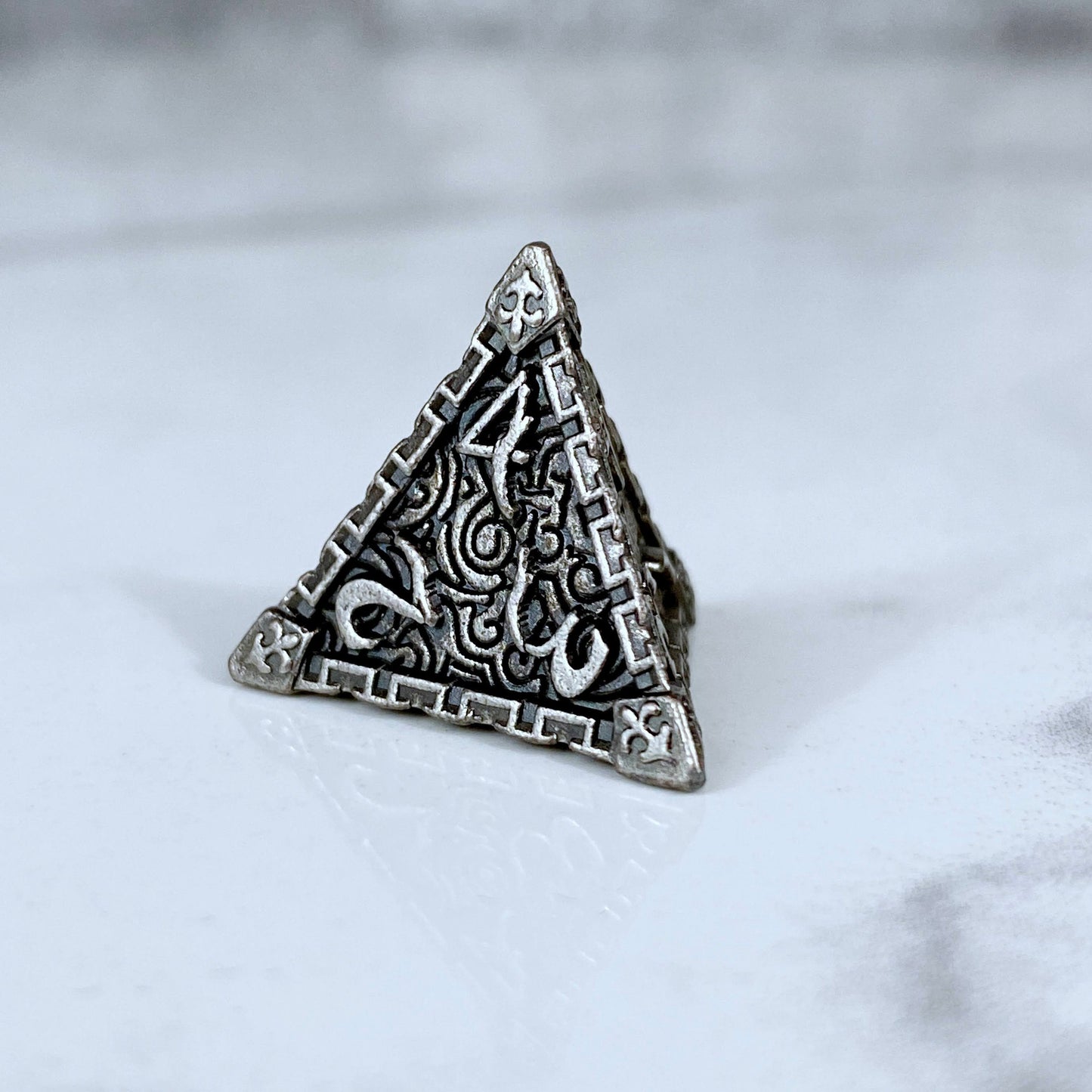 Dagger of Venom, Silver-tone