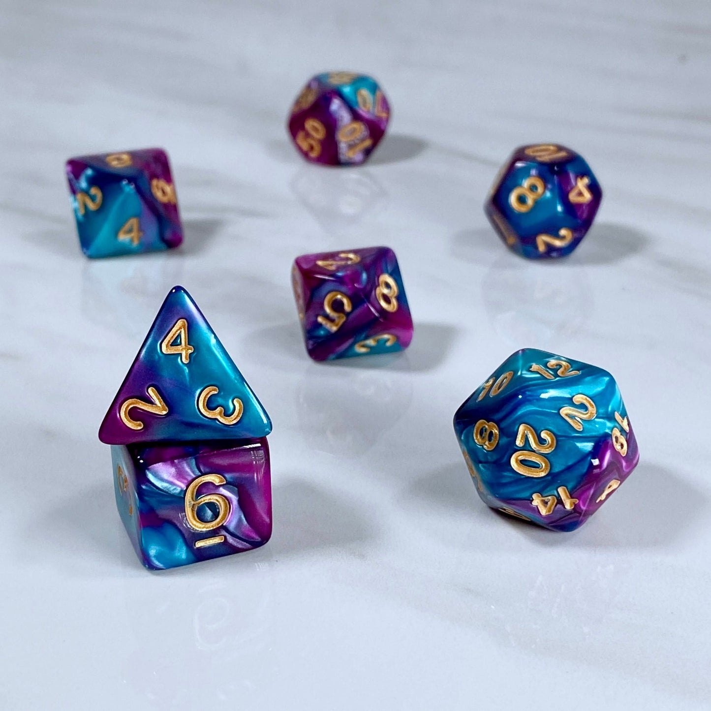 Fundamentals Purple & Blue Dice