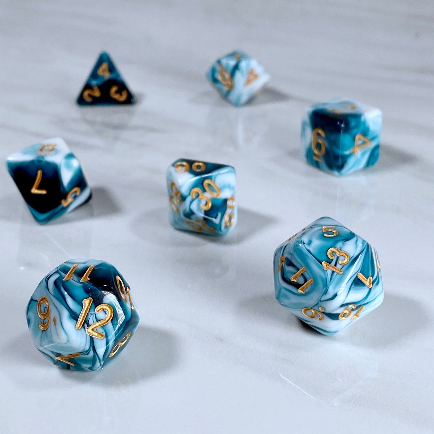 Fundamentals Blue & White Dice