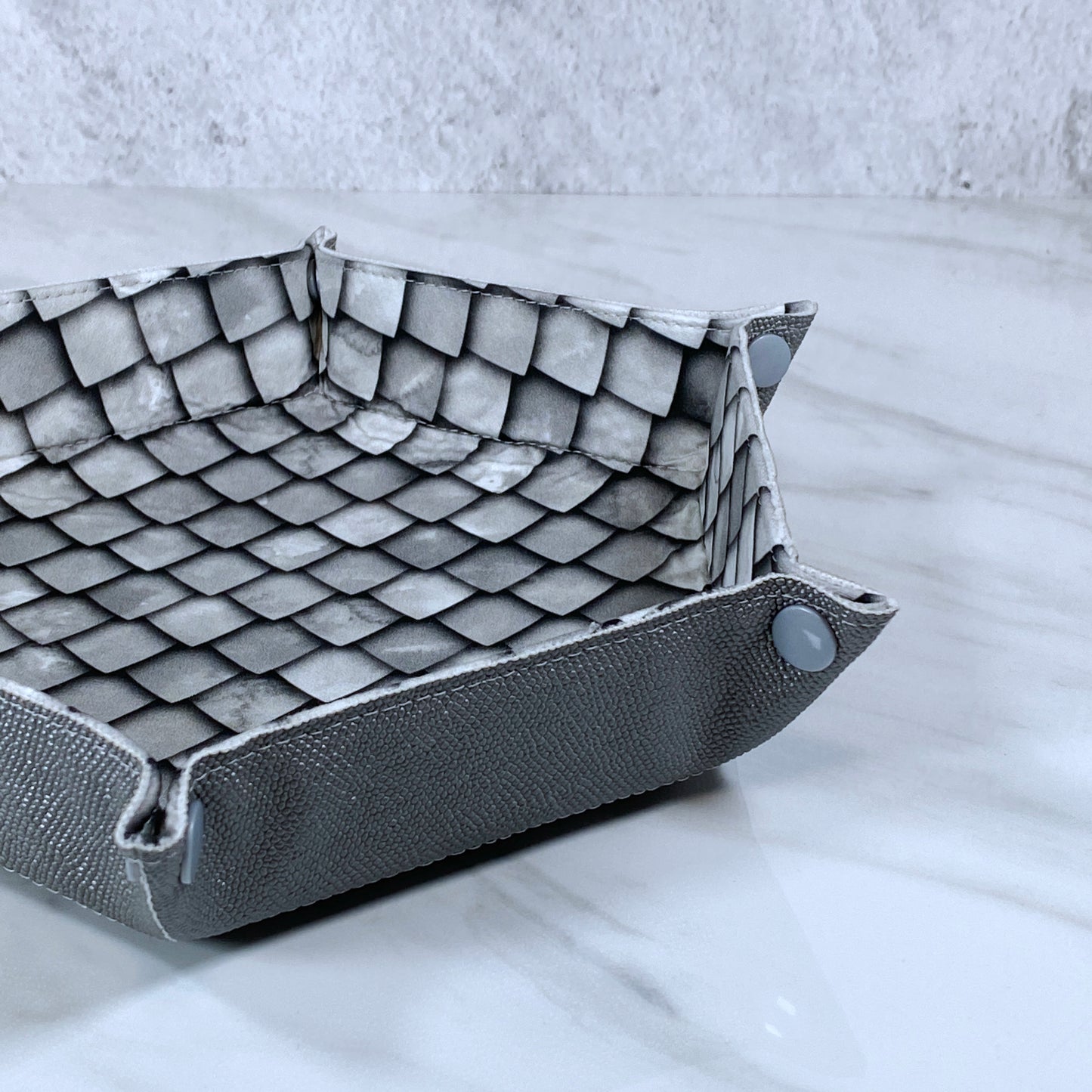 Dragon Scale Hex Snap Dice Tray