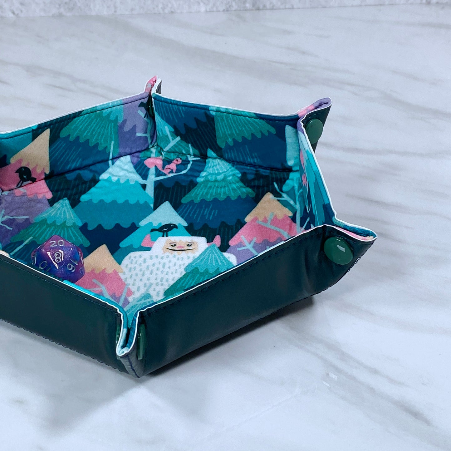Cryptid Hex Snap Dice Tray